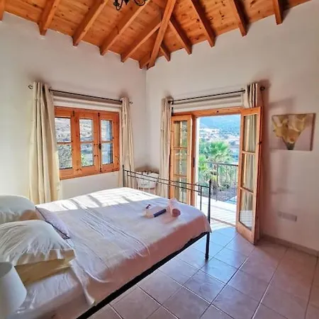 Unique Stonehouse Traditional In Villa *