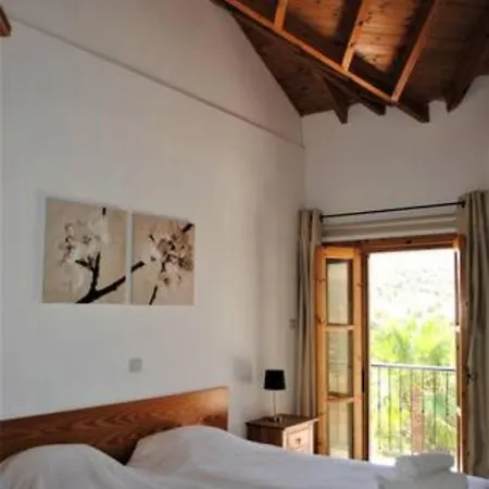 Villa Unique Stonehouse Traditional In *