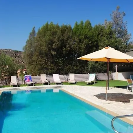 Villa Unique Stonehouse Traditional In