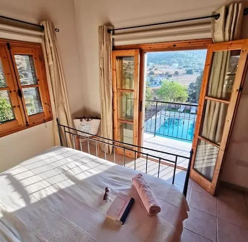 Unique Stonehouse Traditional In Vila Agia Anna