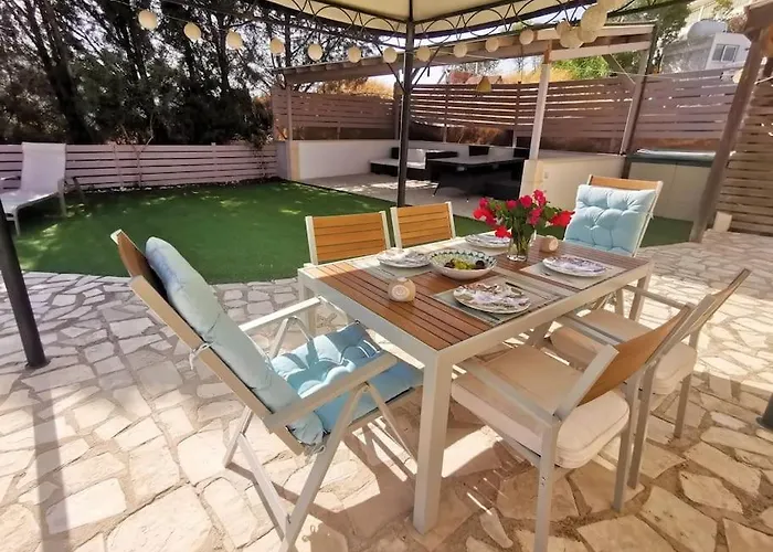 Unique Stonehouse Traditional In Vila Agia Anna