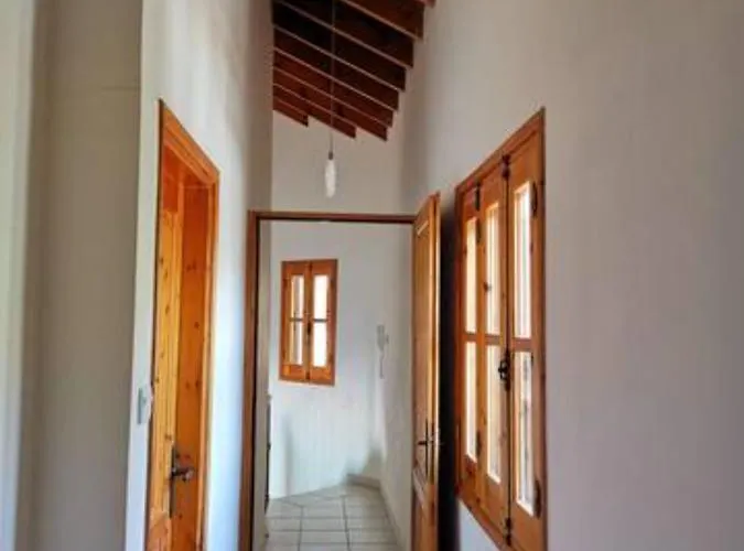 Unique Stonehouse Traditional In 빌라 Agia Anna