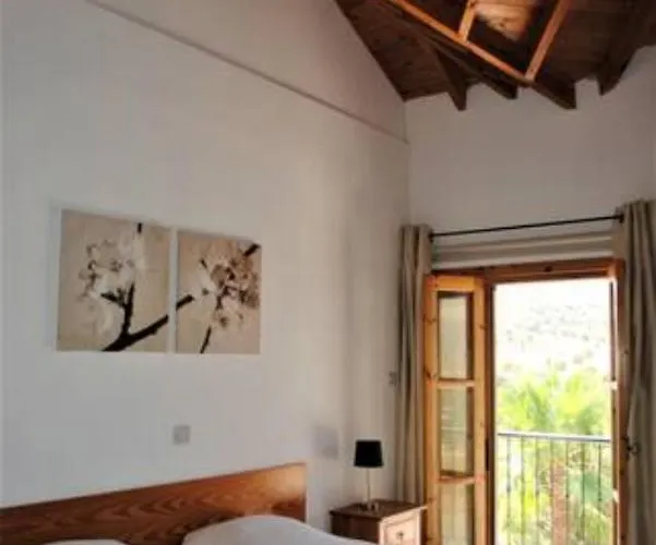 빌라 Unique Stonehouse Traditional In *