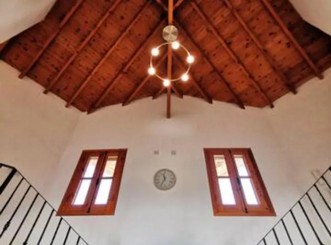 Vila Unique Stonehouse Traditional In