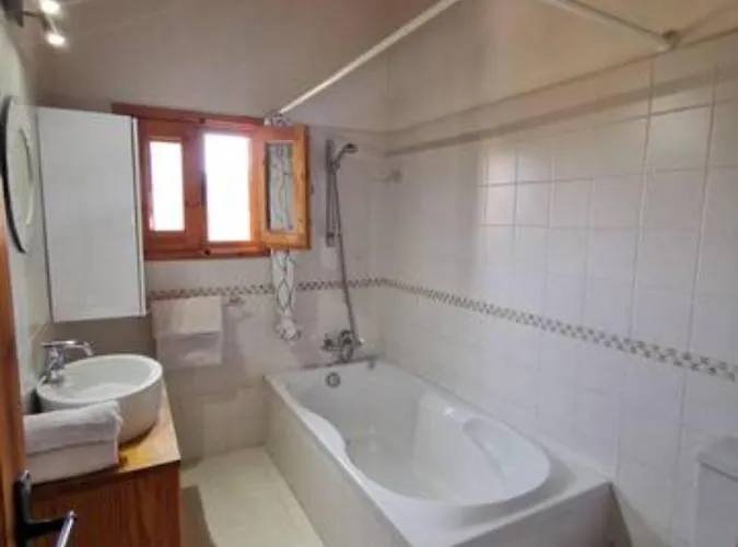 Unique Stonehouse Traditional In Vila