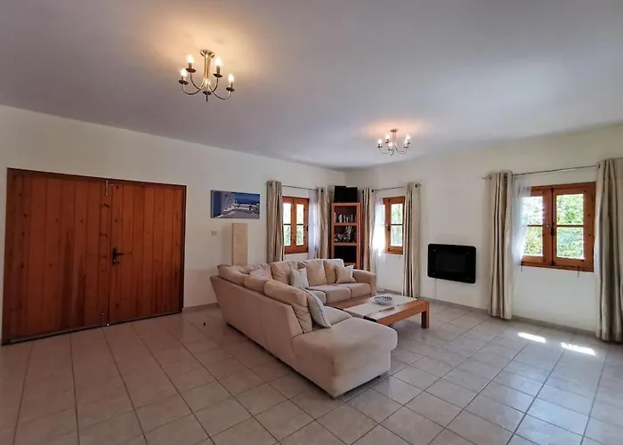 Unique Stonehouse Traditional In 빌라 Agia Anna