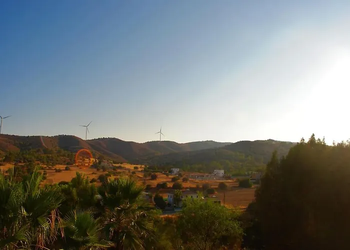 Unique Stonehouse Traditional In Vila *